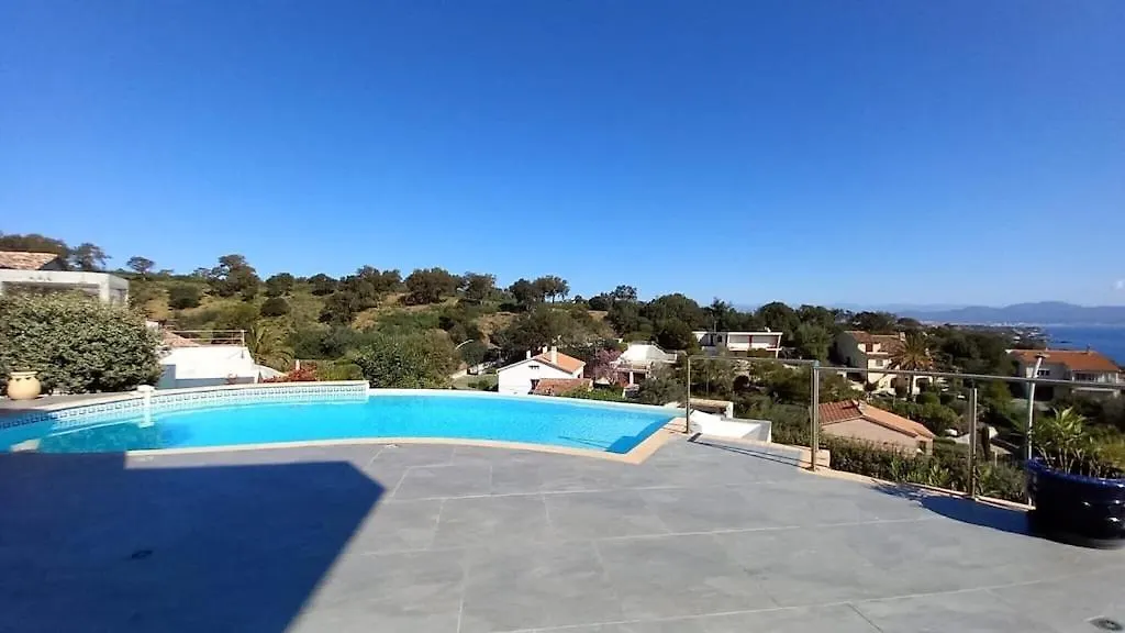 Rez De Villa Vue Mer Et Sa Piscine Privative A Debordement Saint-Peïre-sur-Mer